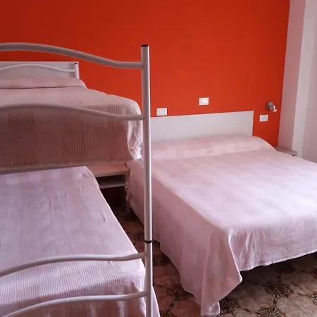 Holiday 3* Беллария-Иджеа-Марина